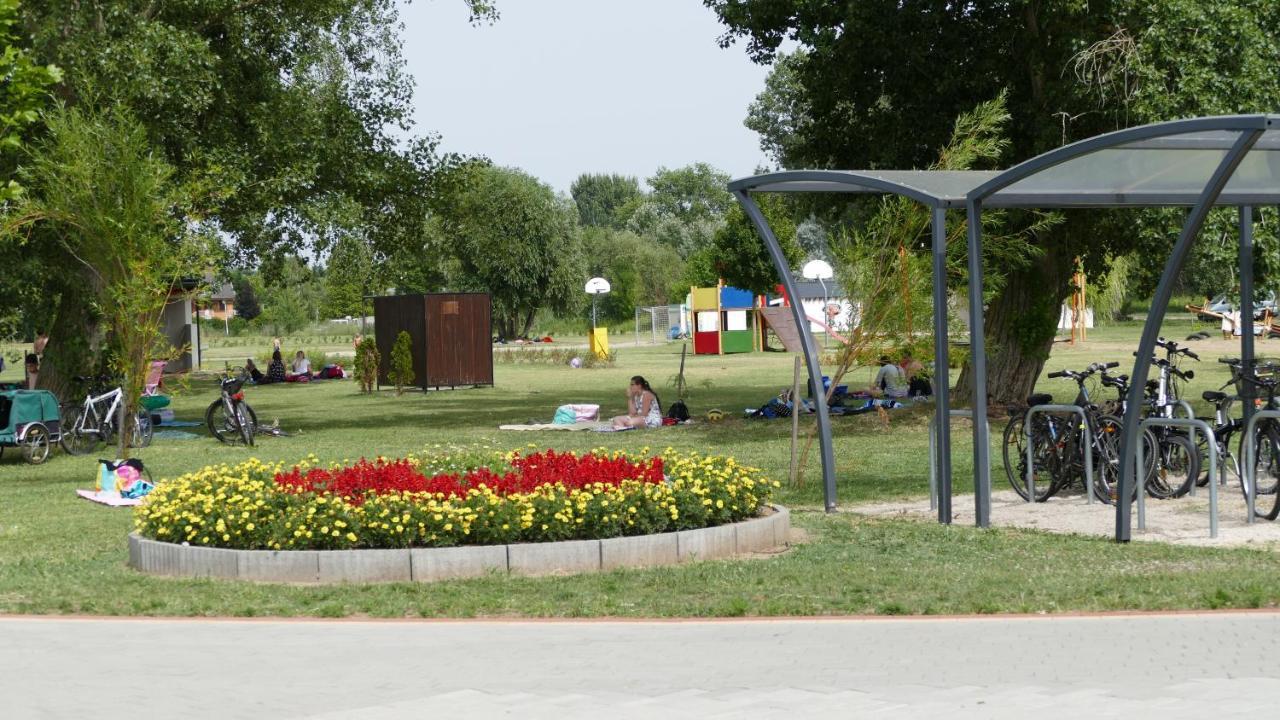 Hotel Familia Camping Balaton Balatonoszod Exteriér fotografie